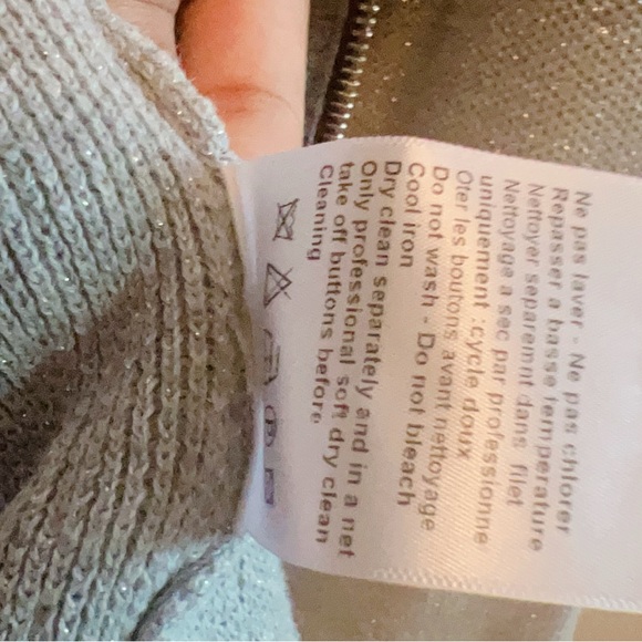 Chanel Zipped Up Sweater. - Picture 5 of 10